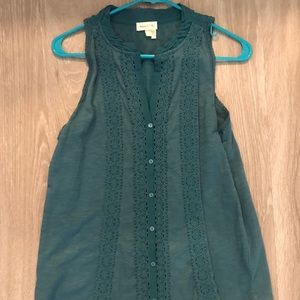 Turquoise sleeveless top